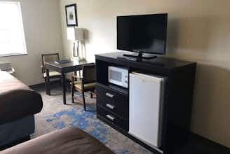 Hotel AmericInn by Wyndham Maquoketa photo 3
