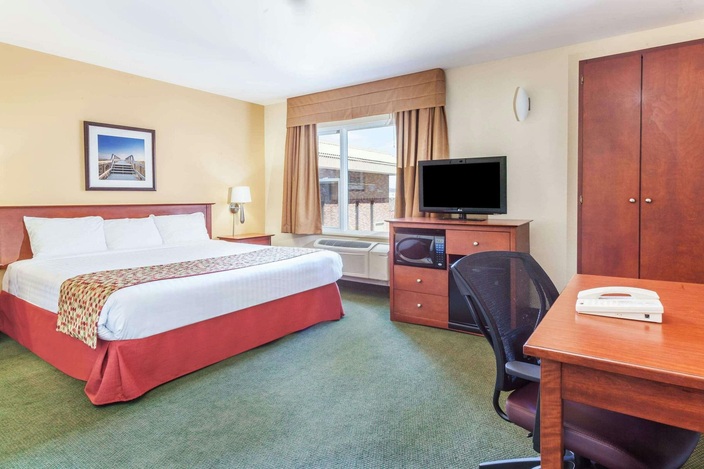 Hotel Super 8 by Wyndham Campbellton NB photo 3