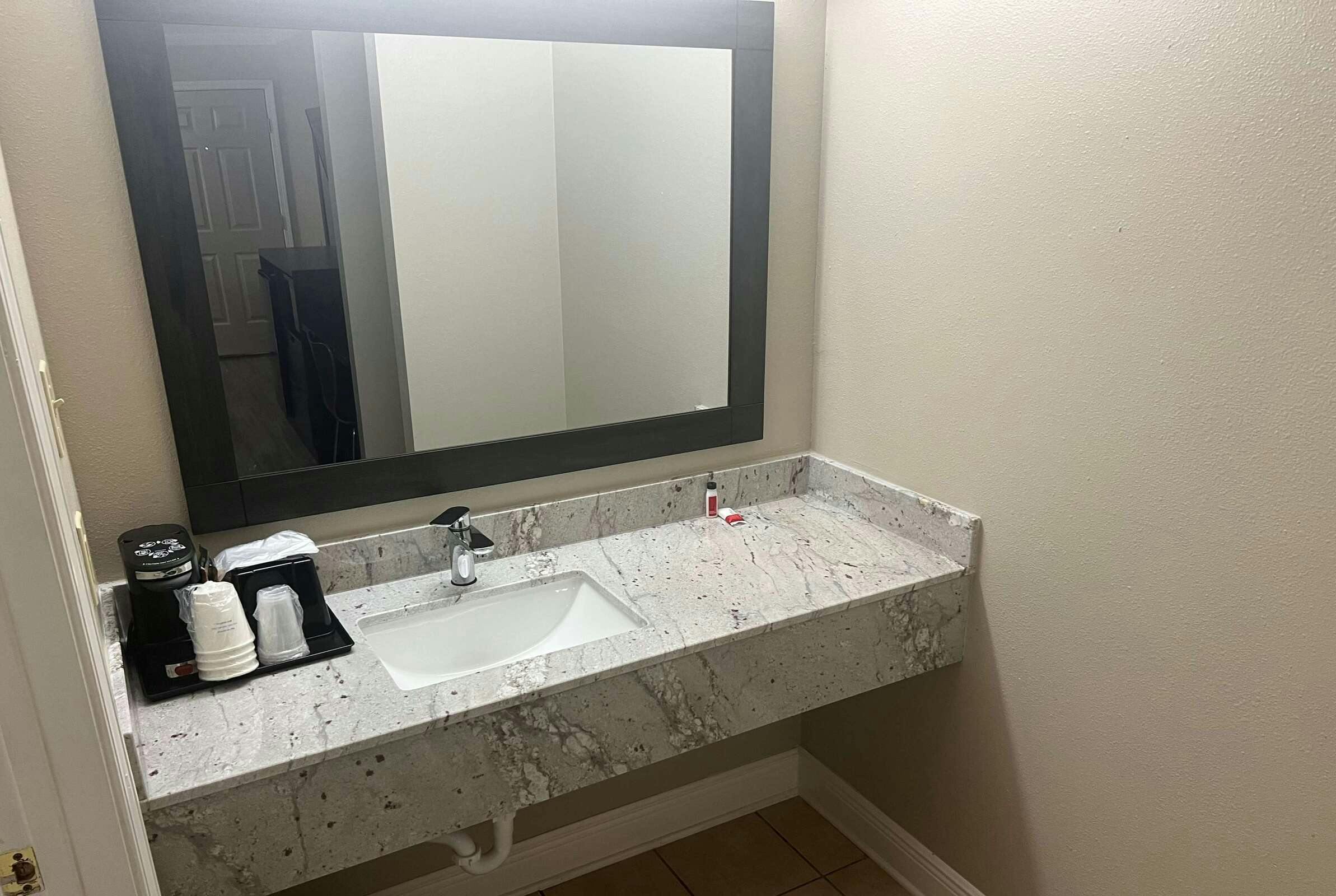 Hotel Super 8 by Wyndham Picayune photo 3