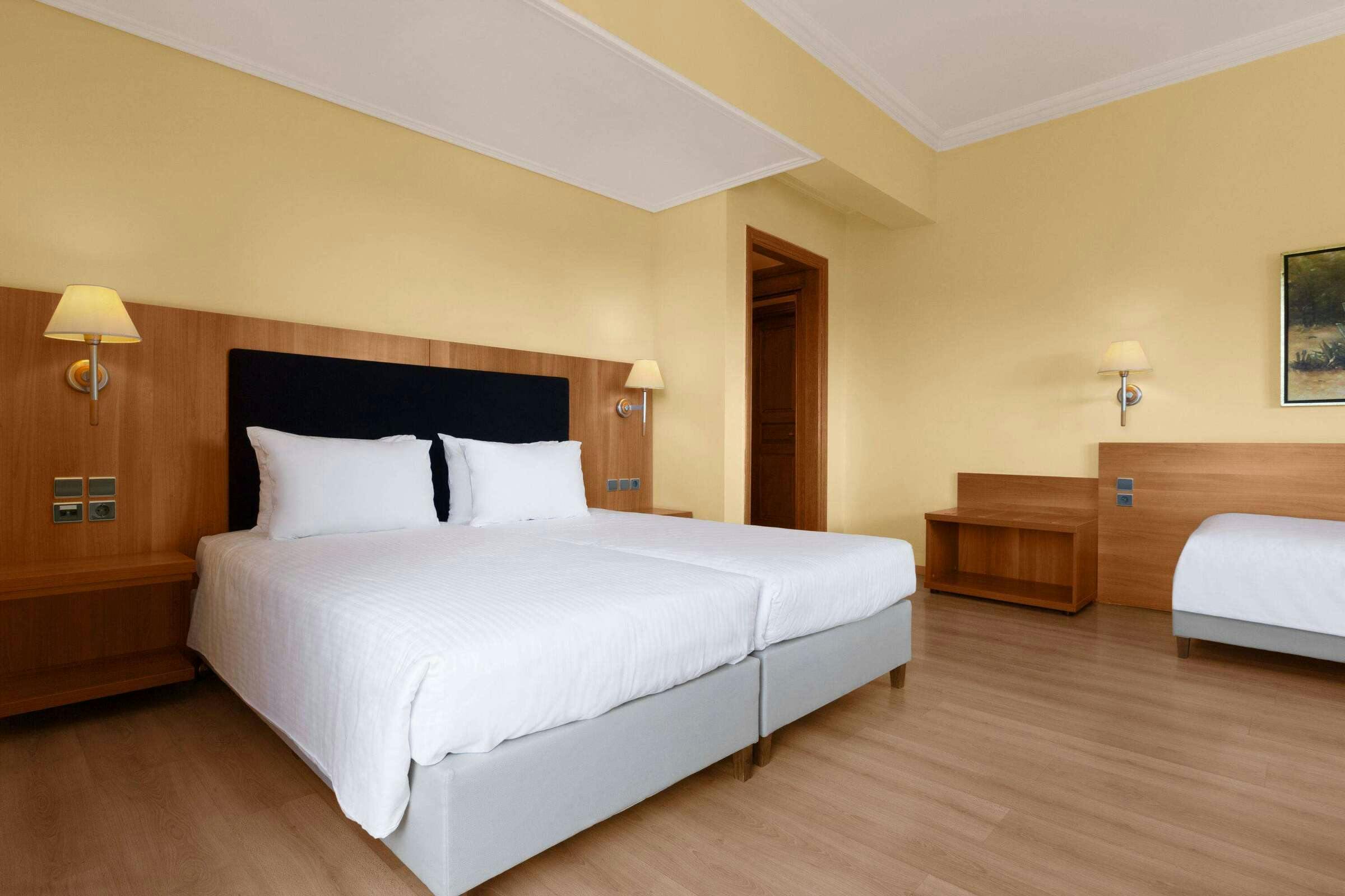 Hotel Ramada by Wyndham, Athens Club Attica Riviera photo 1