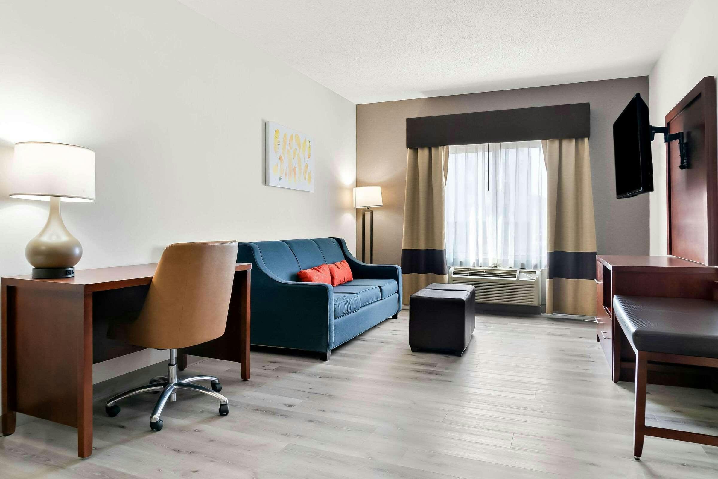 Hotel Comfort Suites Southfield/Detroit photo 3