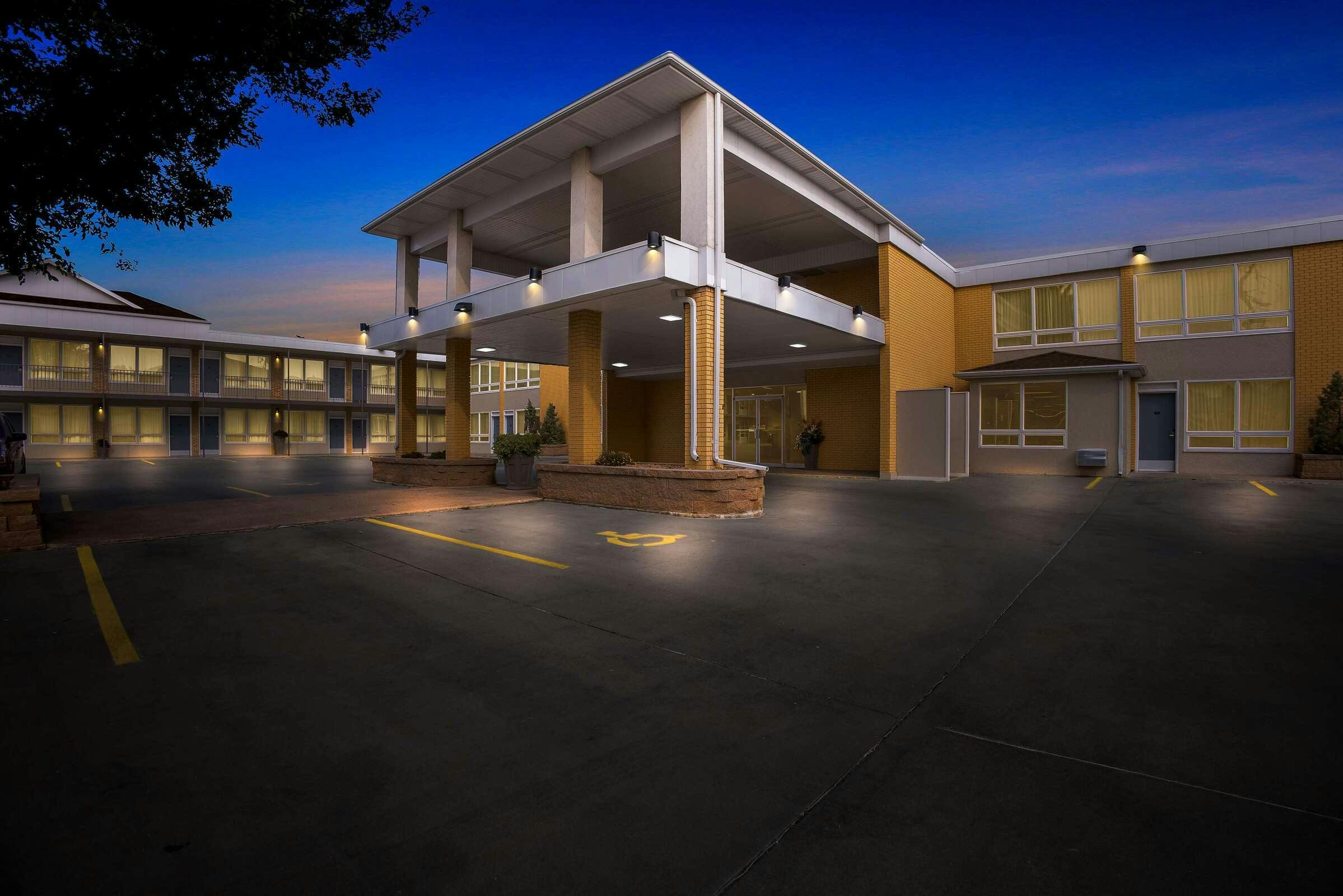 Best Western Lee's Motor Inn