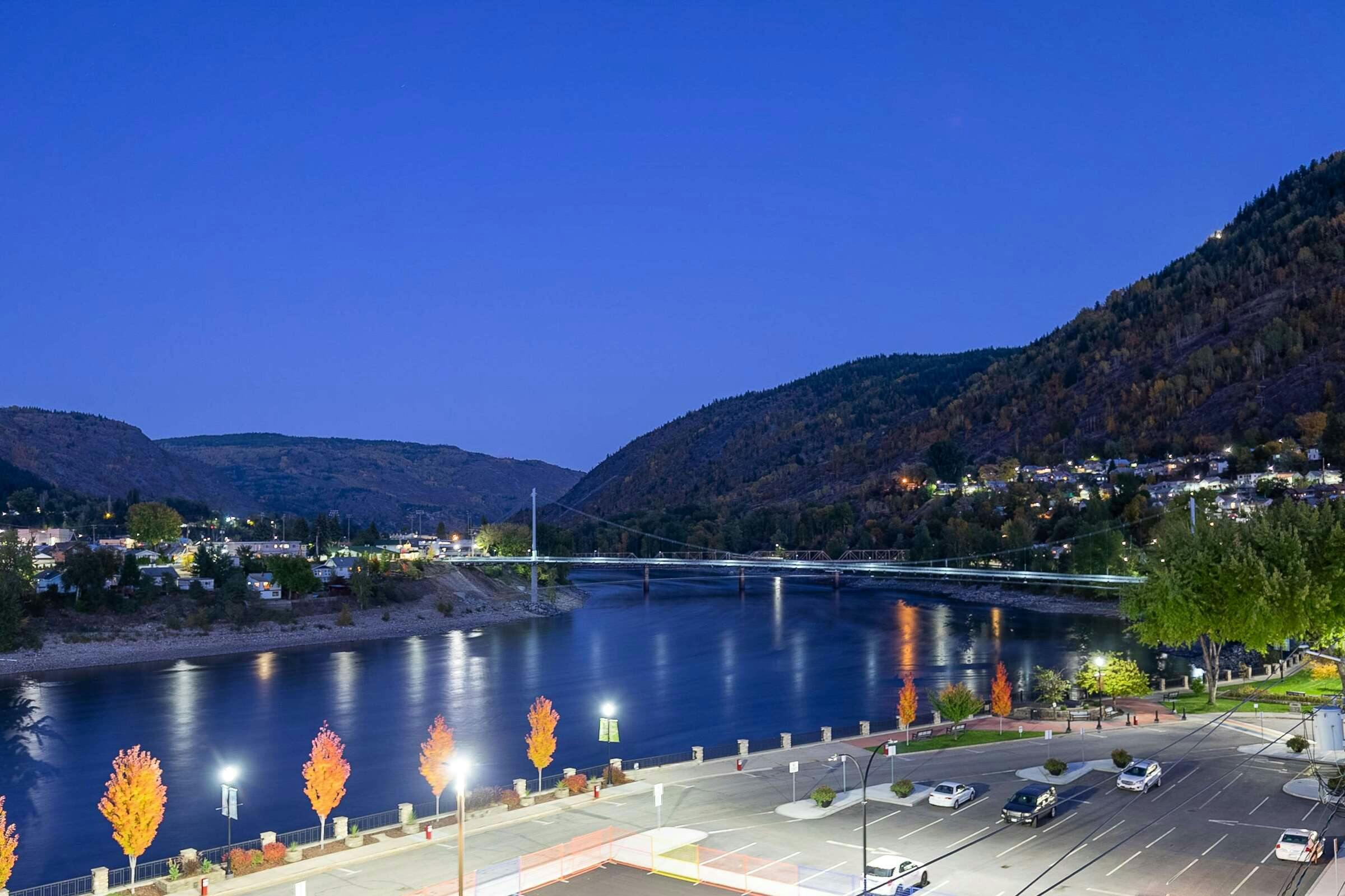 Crown Columbia Hotel, Bw Premier Collection