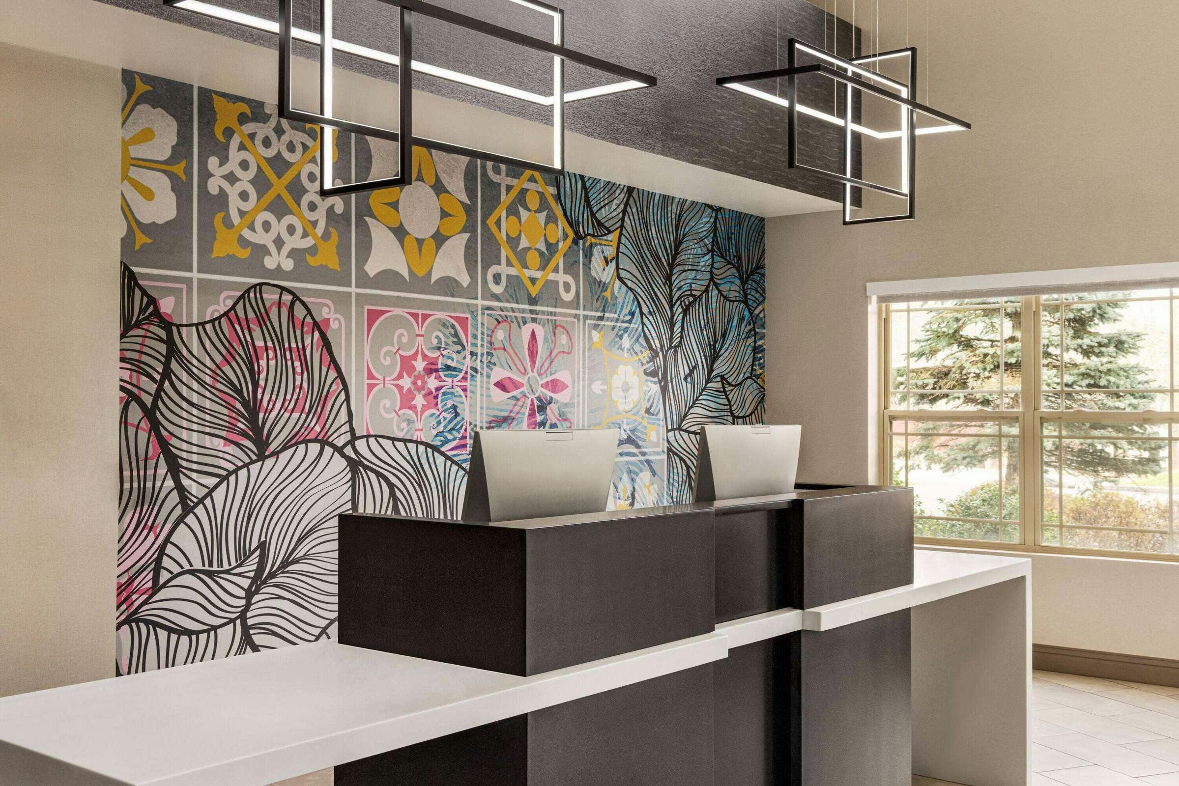 Hotel La Quinta Inn & Suites by Wyndham Lake George photo 4