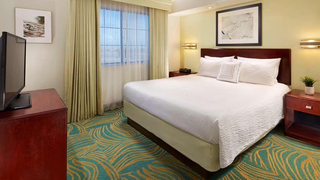 Hotel Best Western Hesperia Victorville Suites photo 2