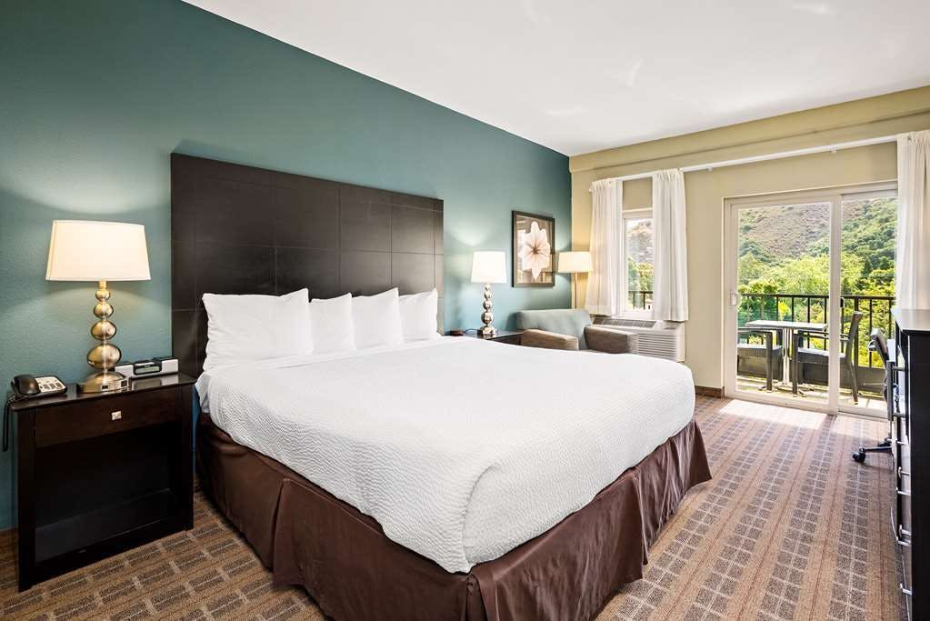 Hotel La Cuesta Inn, Bw Signature Collection photo 1