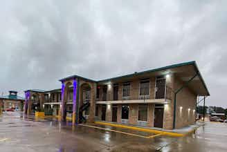 Hotel Days Inn Forest photo 1