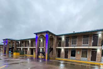 Hotel Days Inn Forest photo 2