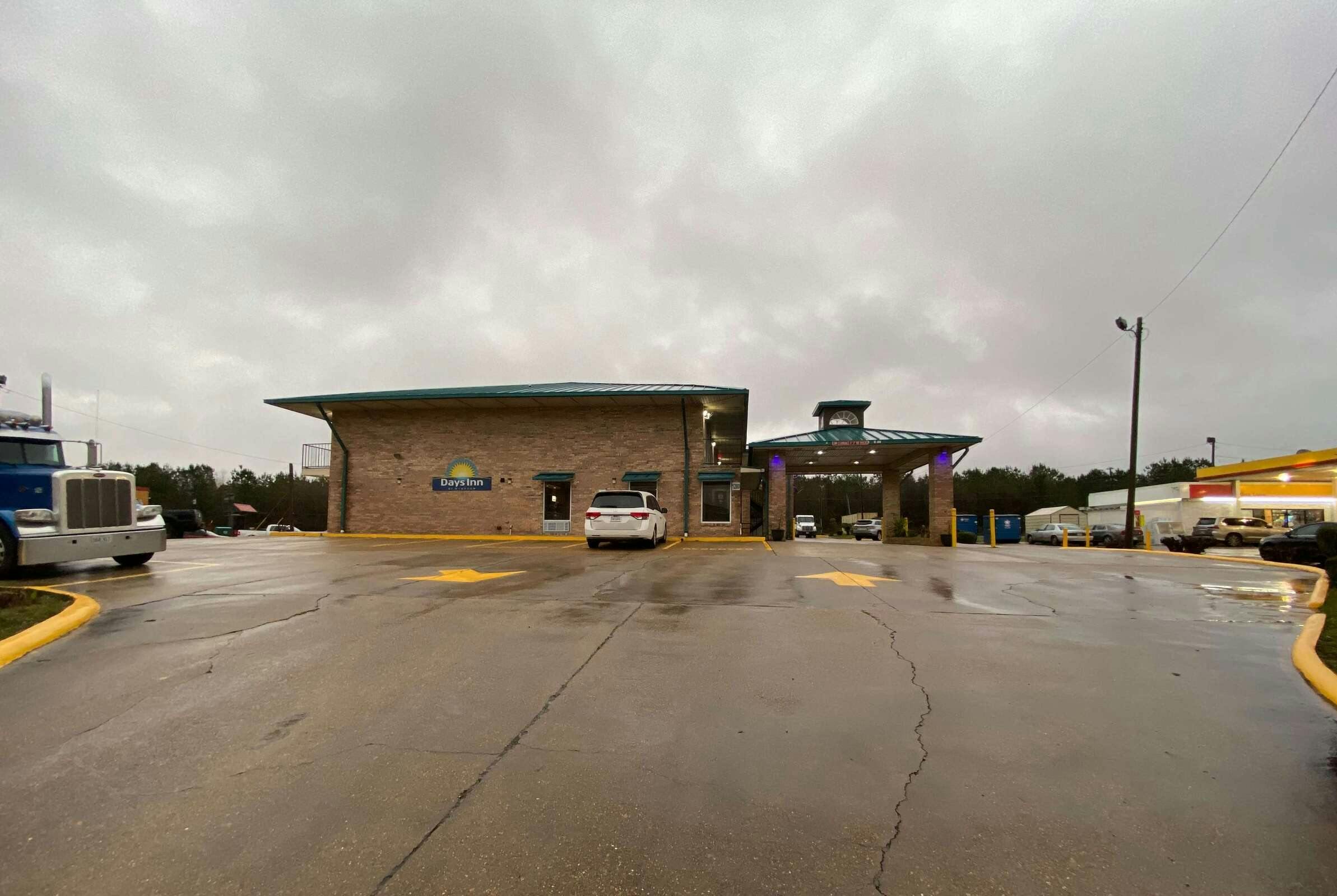 Hotel Days Inn by Wyndham Forest photo 5