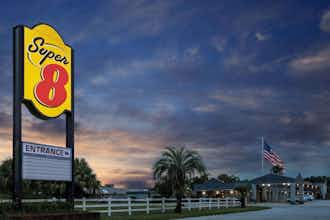Hotel Super 8 Ocala I-75 photo 2