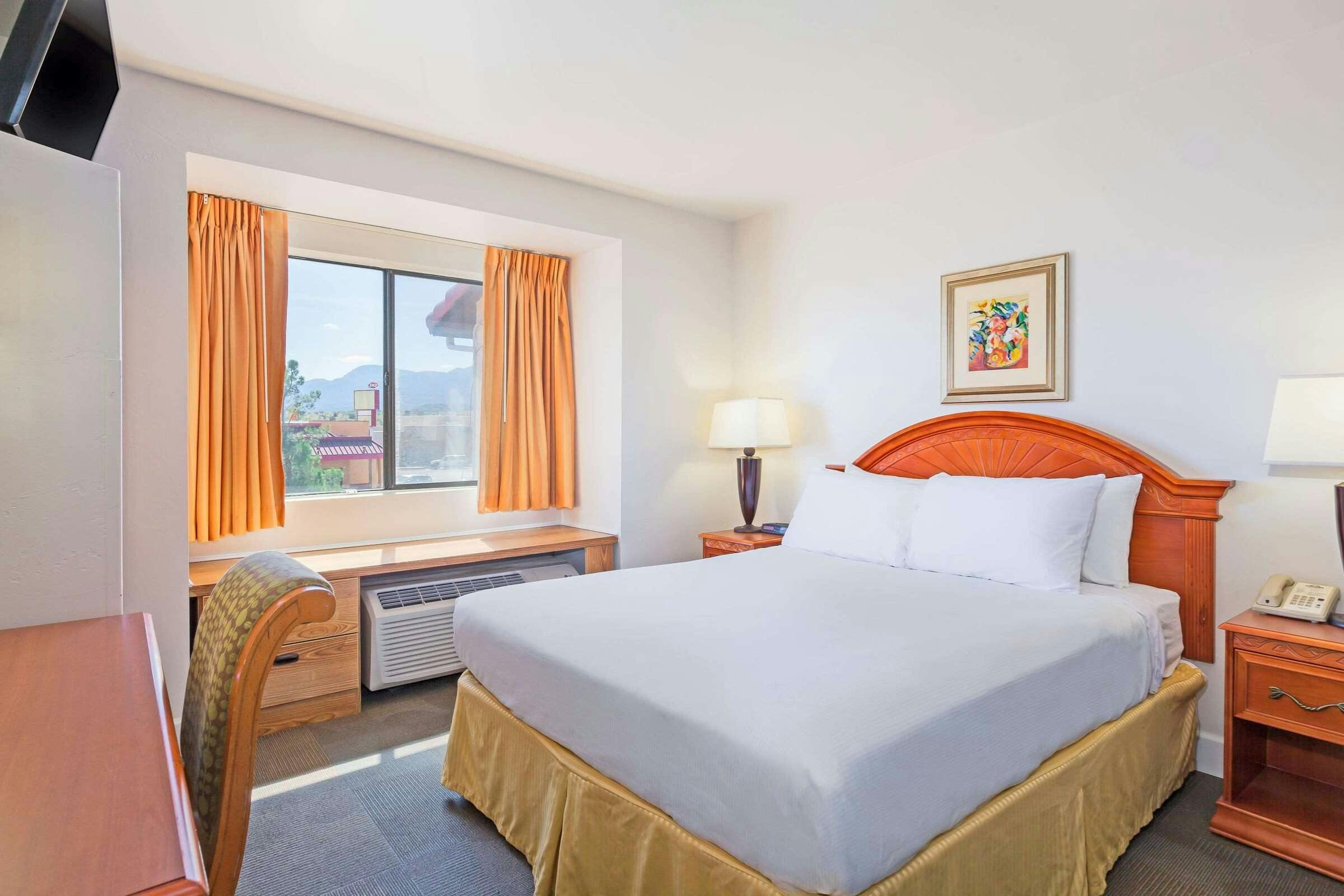 Hotel Days Inn by Wyndham Camp Verde Arizona photo 2