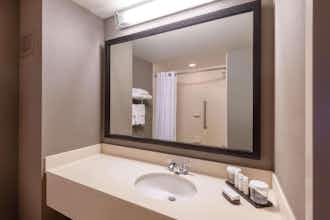 Hotel Embassy Suites by Hilton Northwest Arkansas photo 4