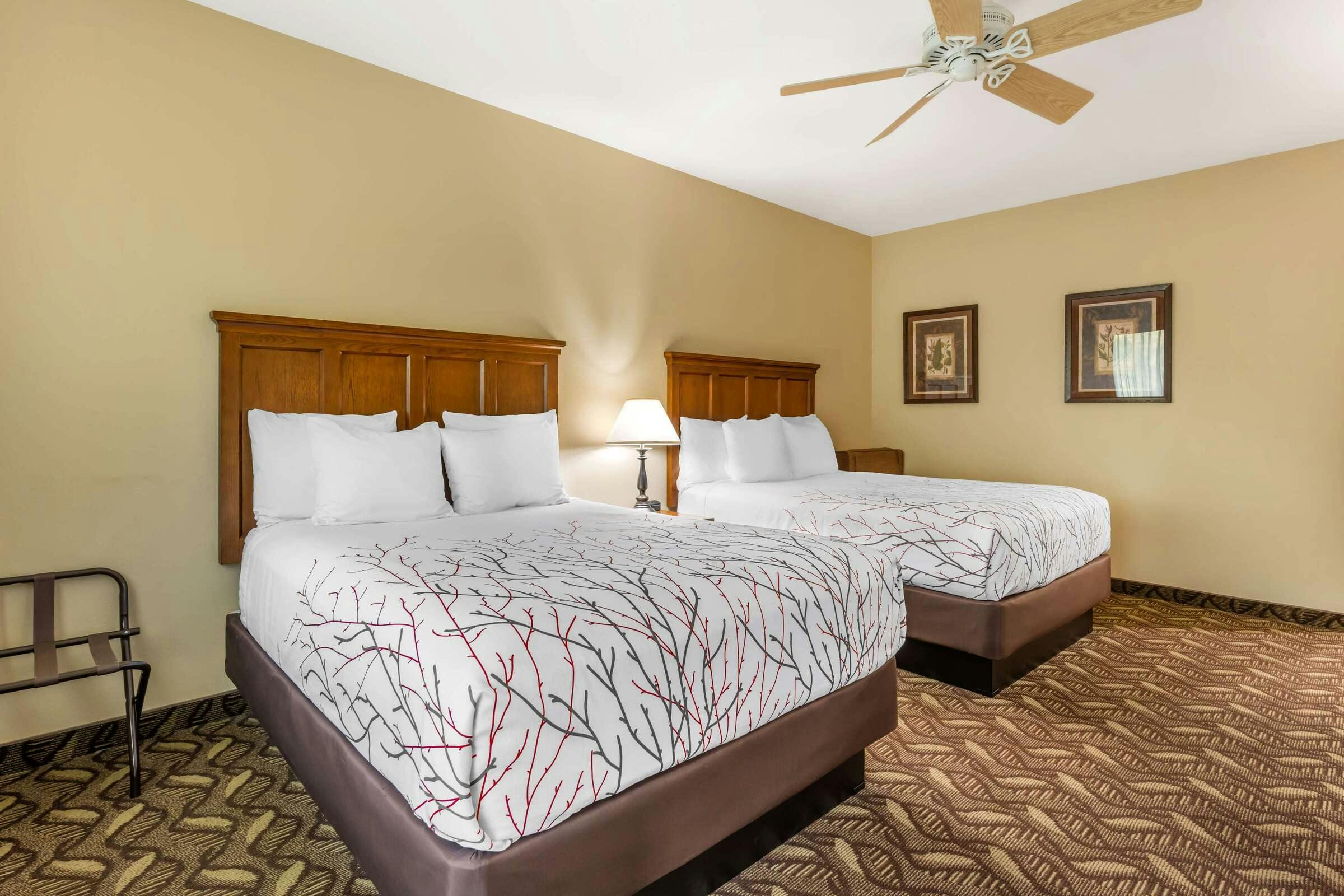 Hotel Best Western Lodge At River's Edge photo 2