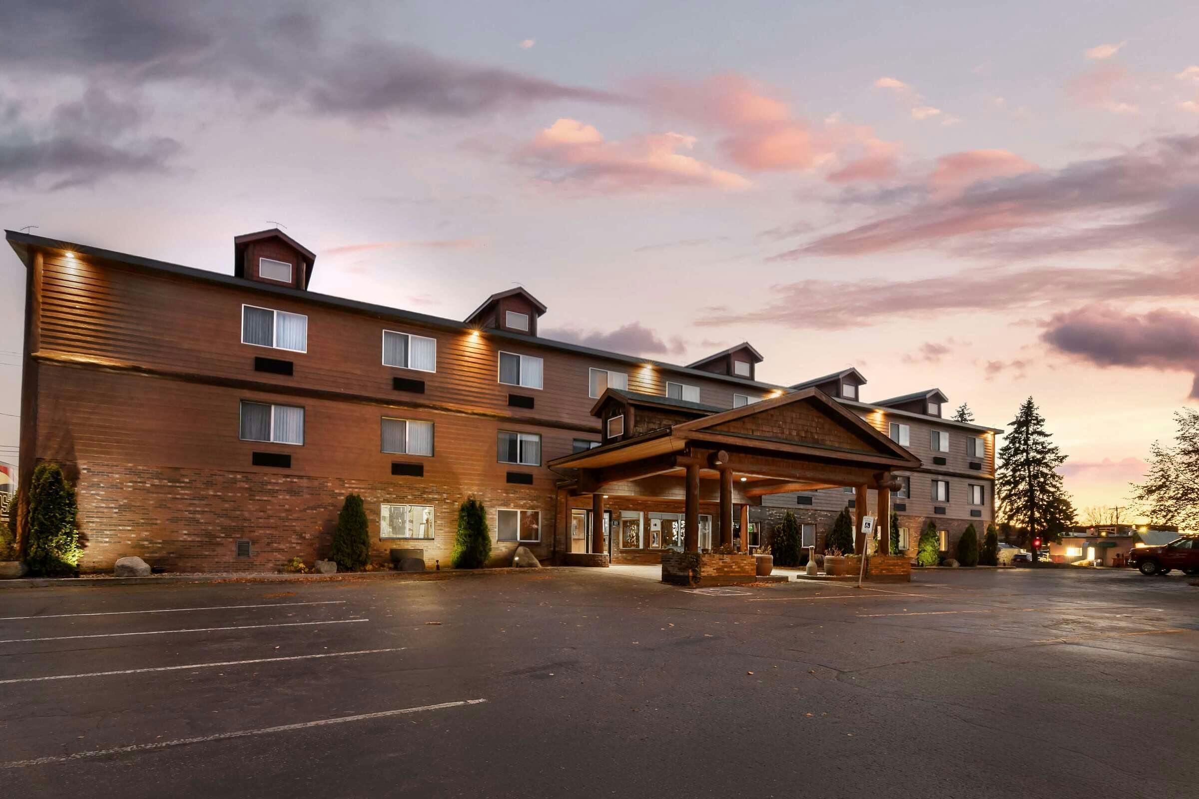 Best Western Plus Concord Inn