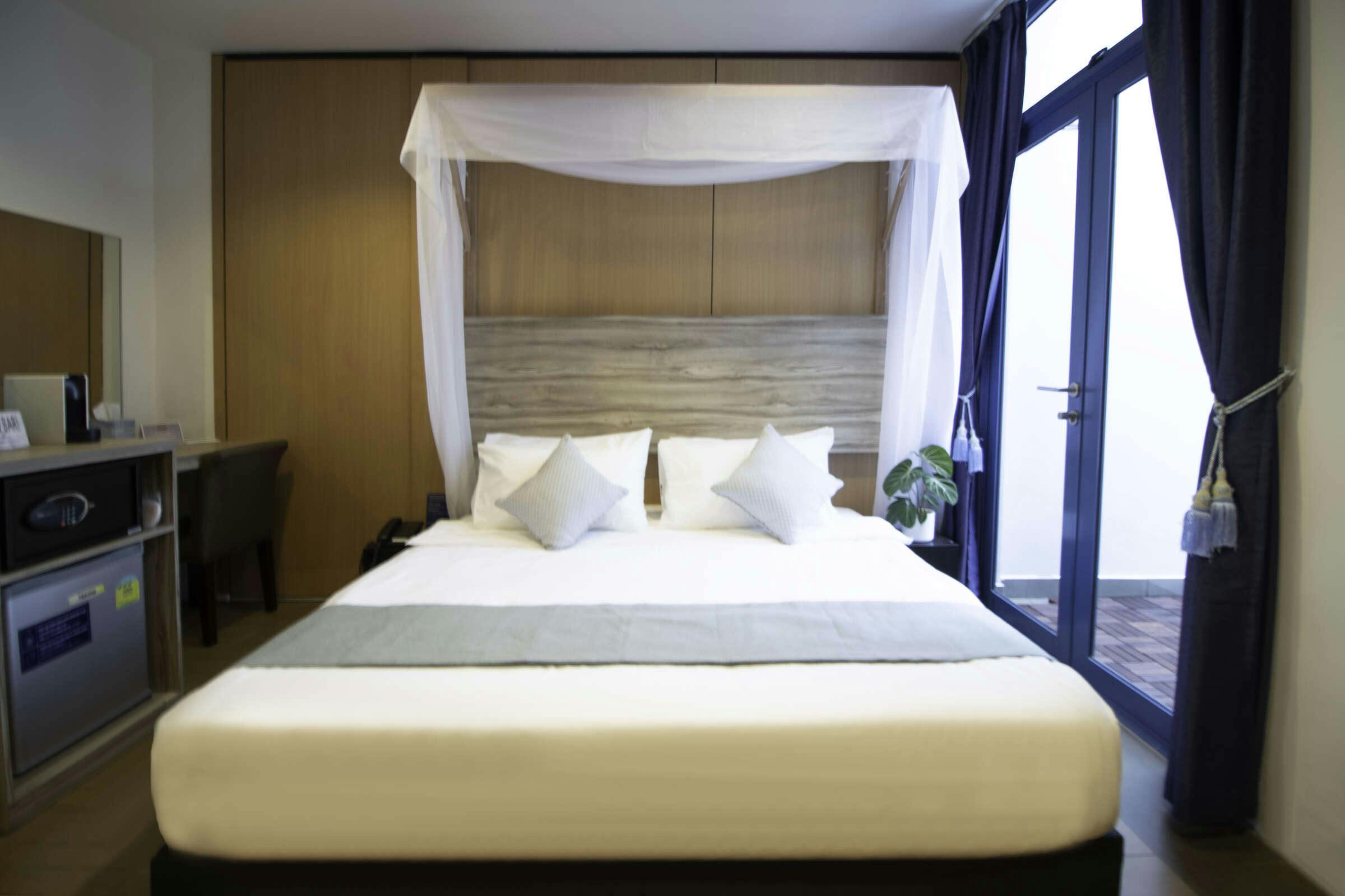 Victoria Hotel, a NuVe Group Collection