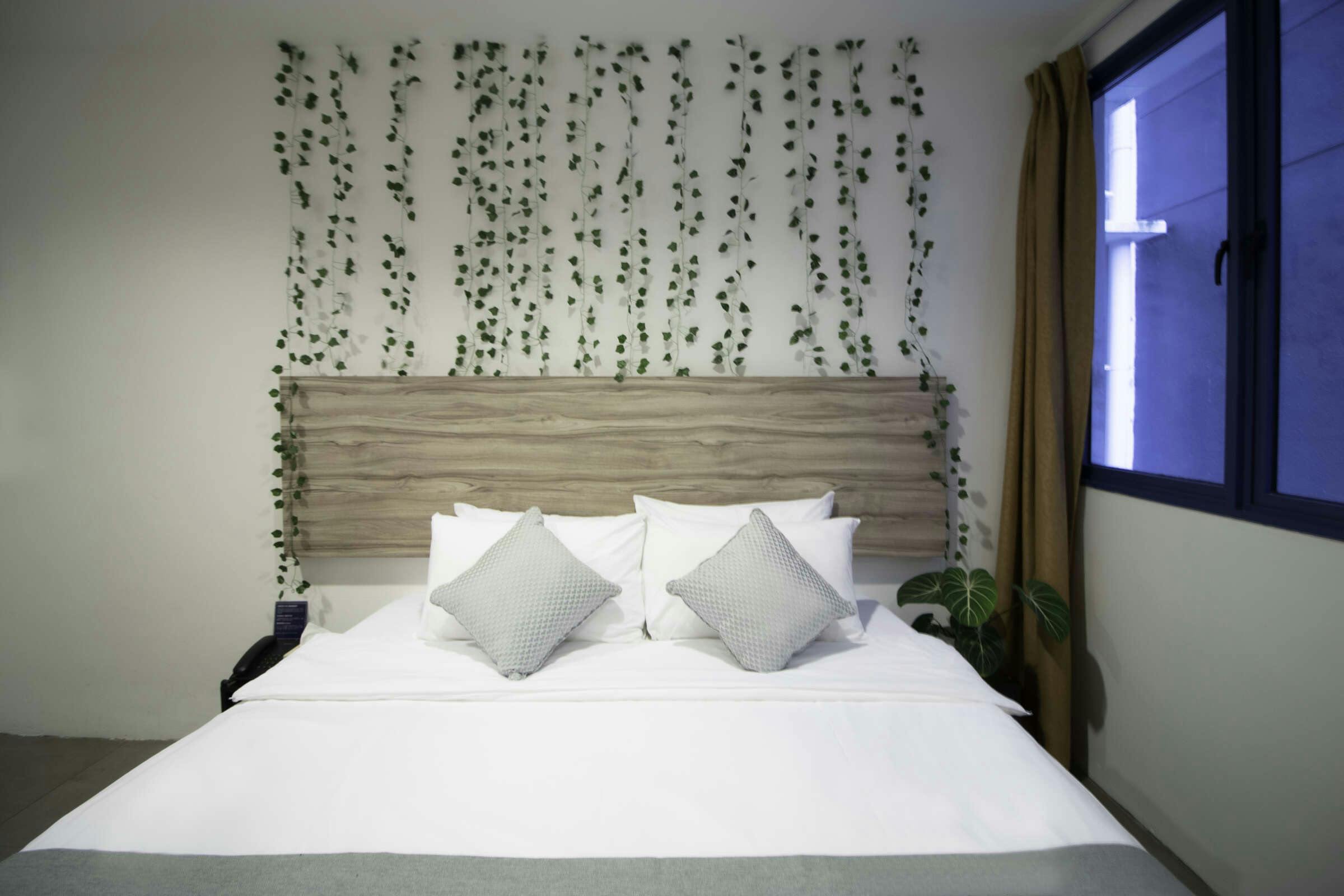 Victoria Hotel, a NuVe Group Collection