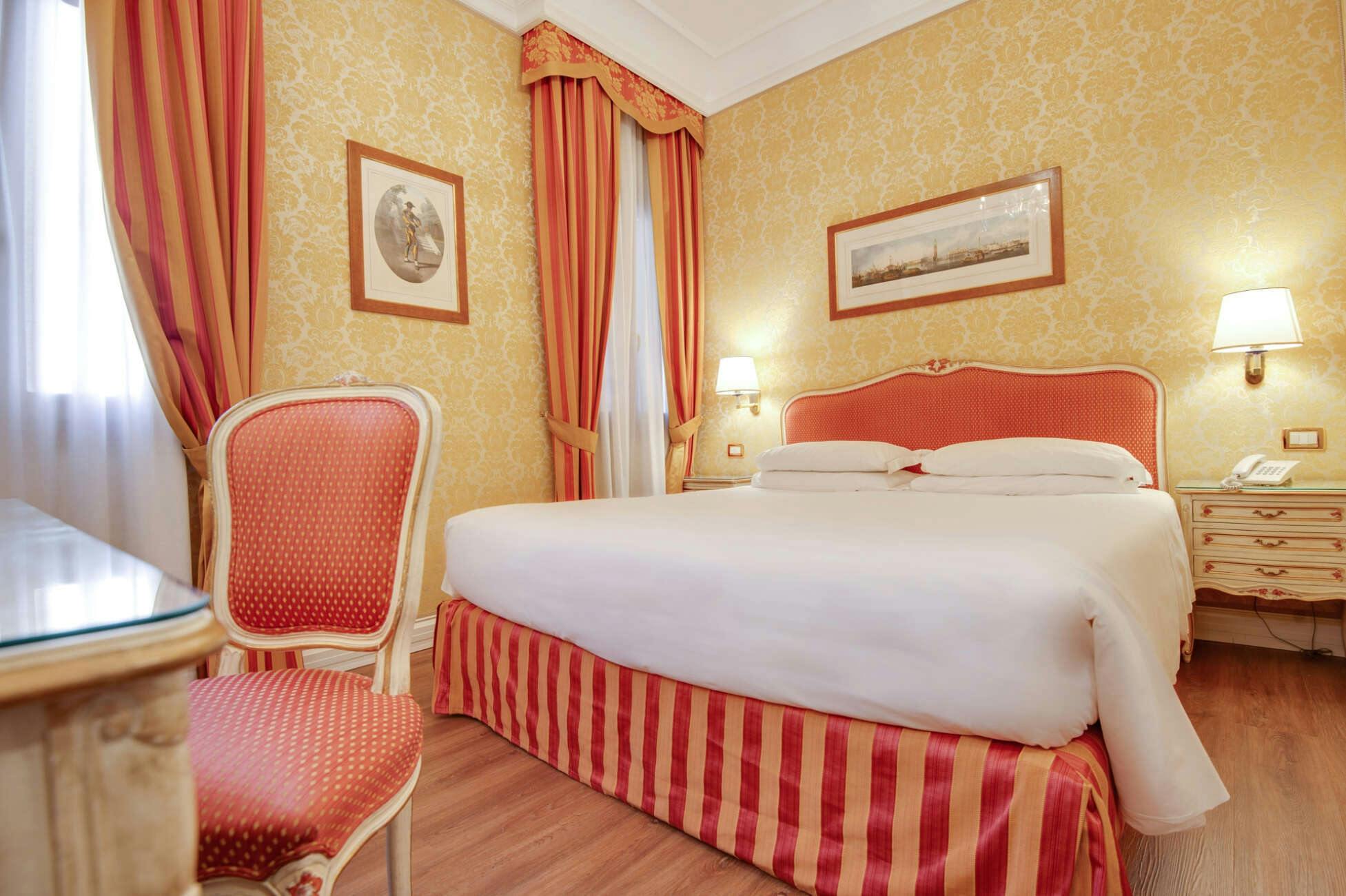 Hotel Hotel Antiche Figure photo 1
