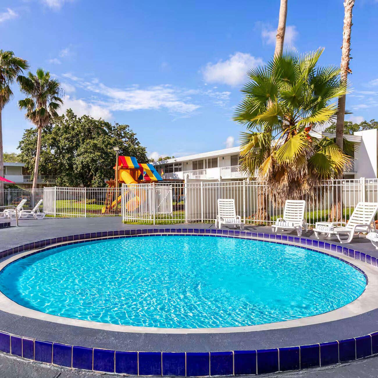 Hotel Developer Inn Maingate, a Baymont by Wyndham photo 3