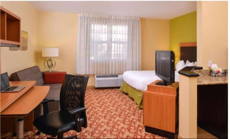Hotel Candlewood Suites Miami Lakes photo 2