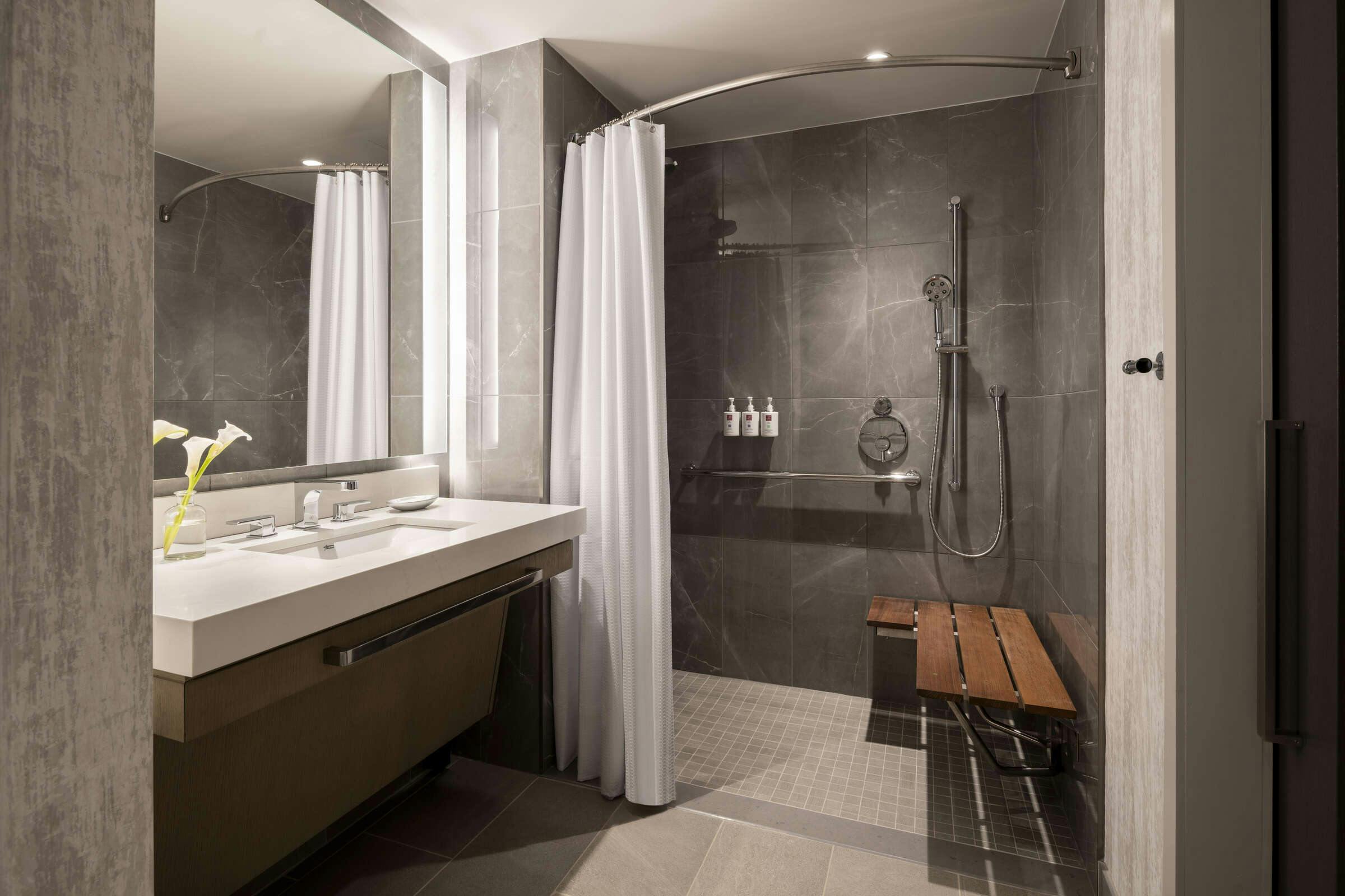 Hotel Loews Arlington Hotel photo 2