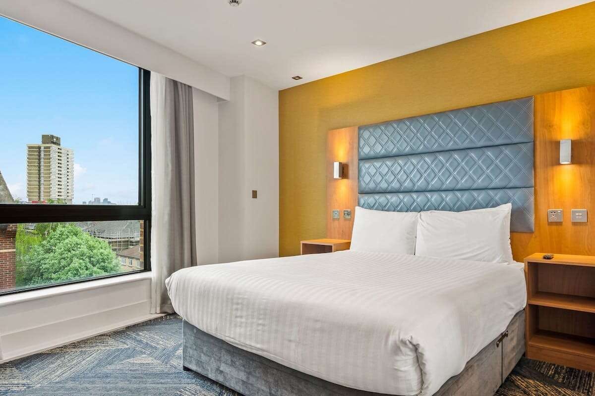 Hotel Roomzzz Aparthotel London Stratford photo 4