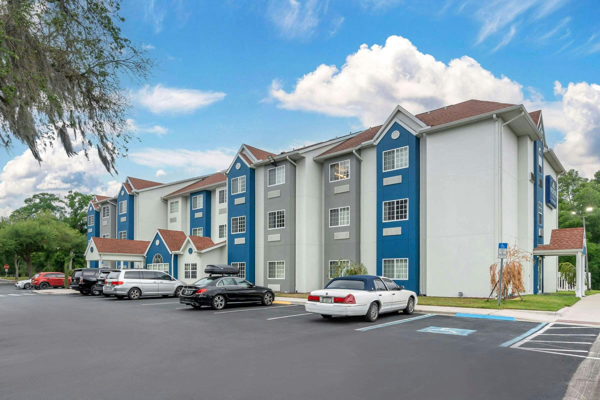 Microtel Brooksville