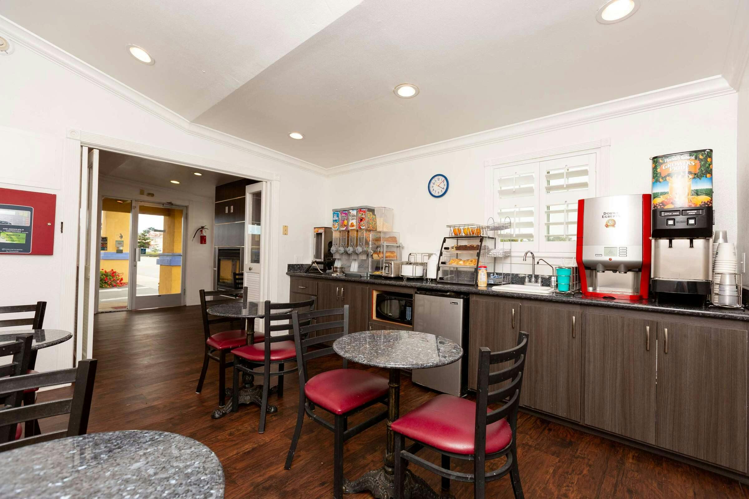 Hotel Sure Stay Hotel By Best Western Seaside Monterey photo 3