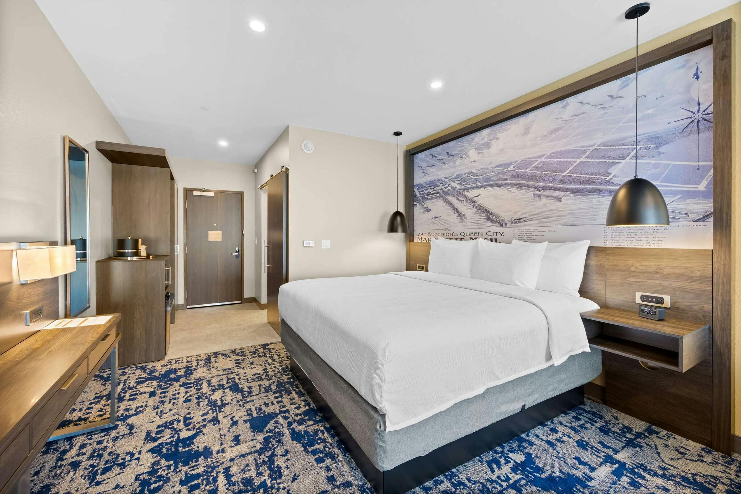 Hotel Best Western Plus Marquette Hotel & Suites photo 1