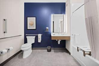 Hotel Best Western Plus Marquette Hotel & Suites photo 3