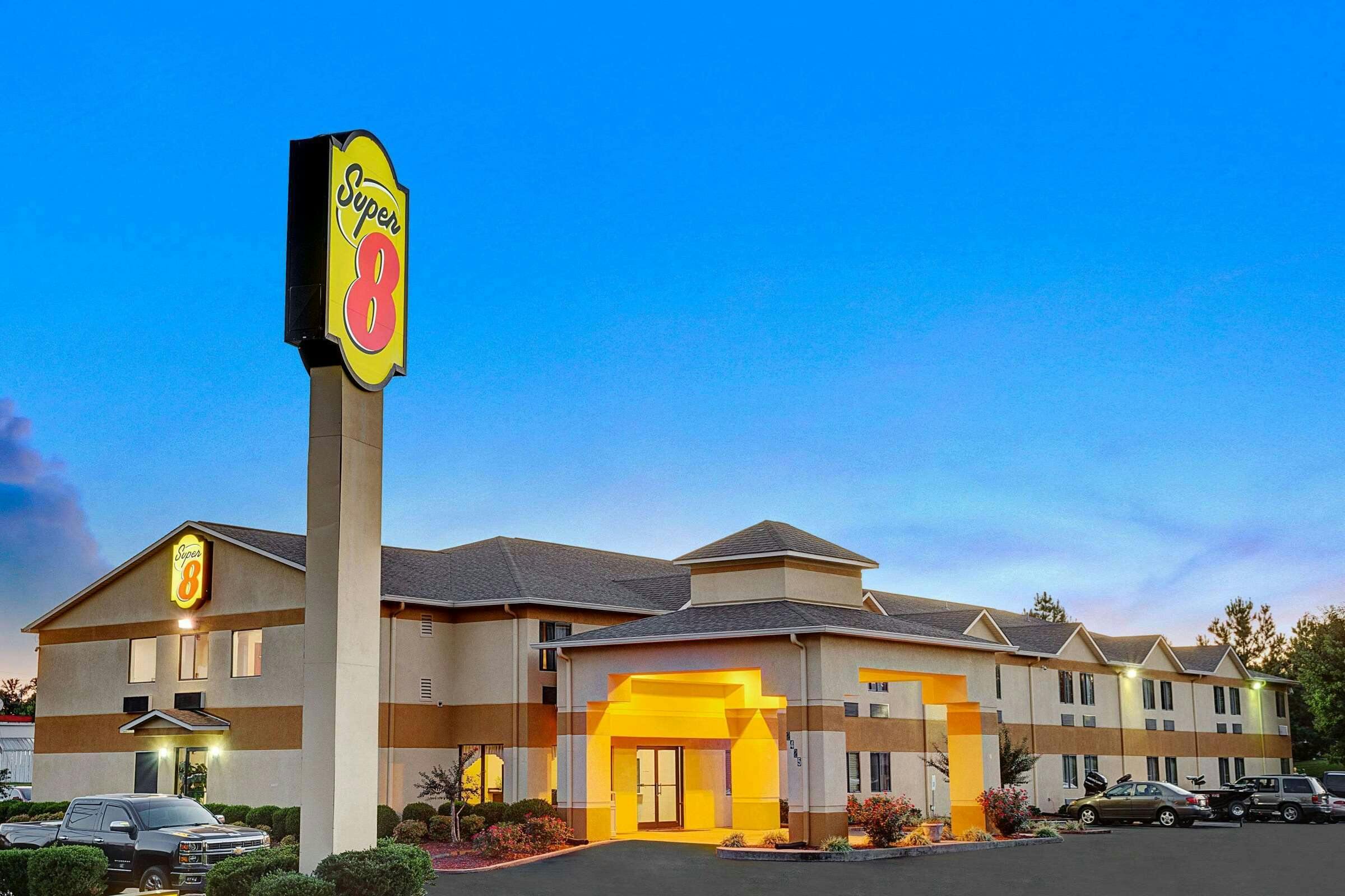 Super 8 Hernando