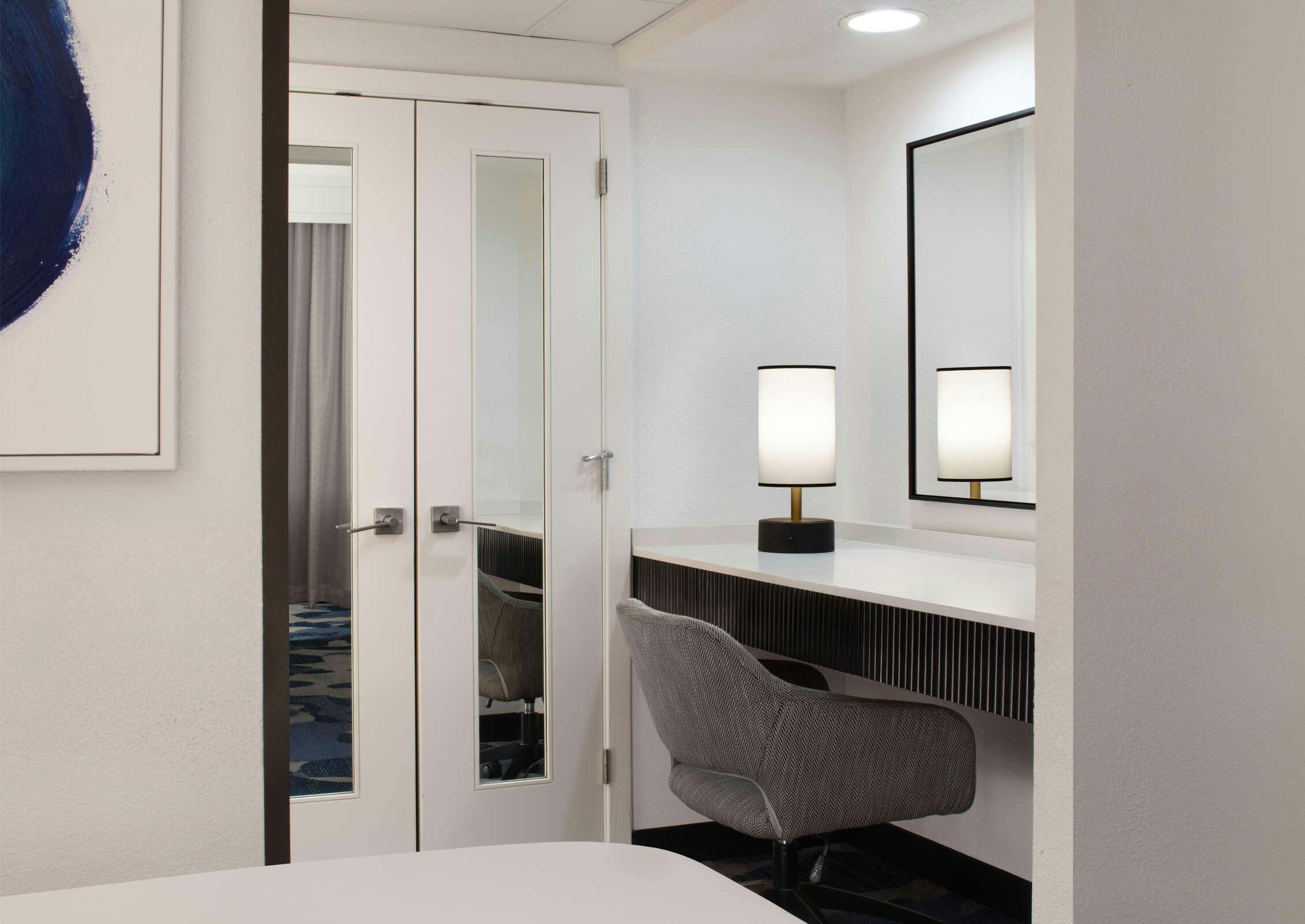 Hotel Embassy Suites by Hilton Palm Beach Gardens PGA Boulevard photo 2