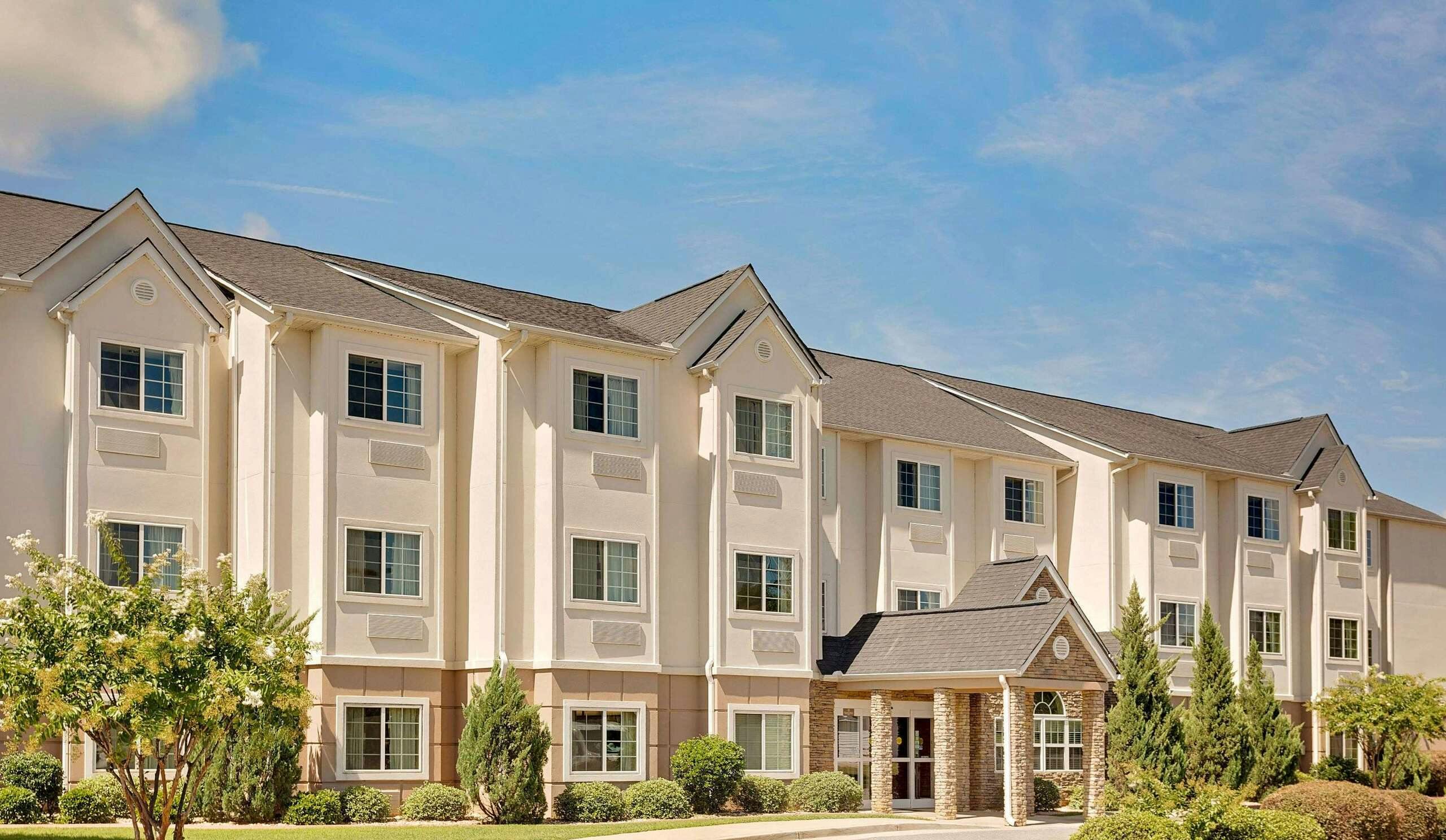 Microtel Perry Fairground Area