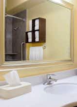 Hotel La Quinta Inn and Suites by Wyndham Lincoln photo 3