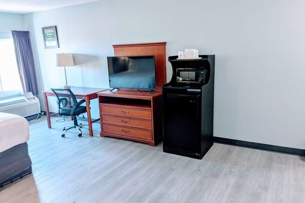 Hotel Baymont by Wyndham Lebanon IN photo 3