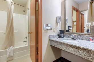 Hotel Baymont by Wyndham Lebanon IN photo 5