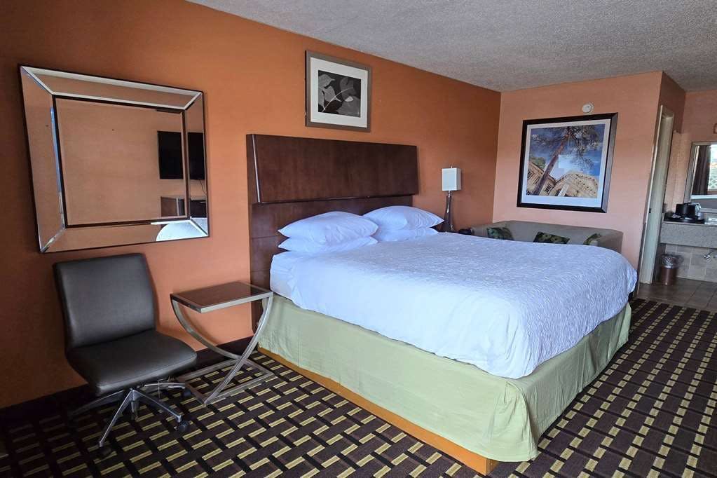 Hotel Travelodge Thomasville AL photo 1