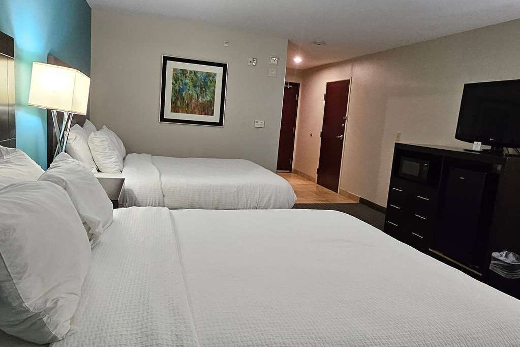 Hotel Ramada by Wyndham Burkburnett / Wichita Falls photo 3