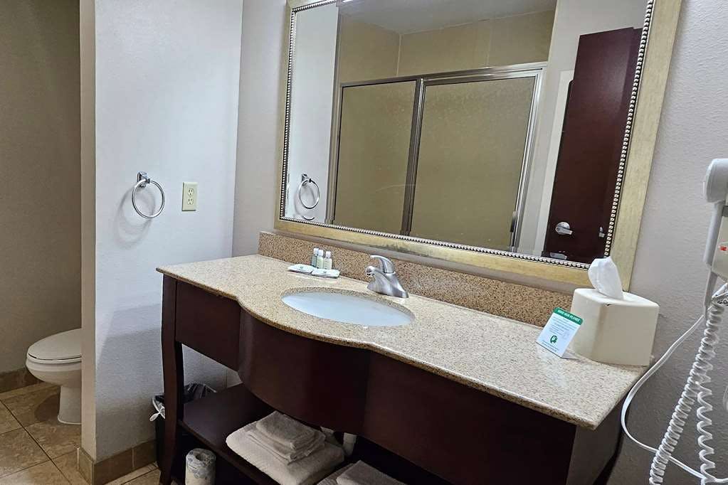 Hotel Ramada by Wyndham Burkburnett / Wichita Falls photo 5