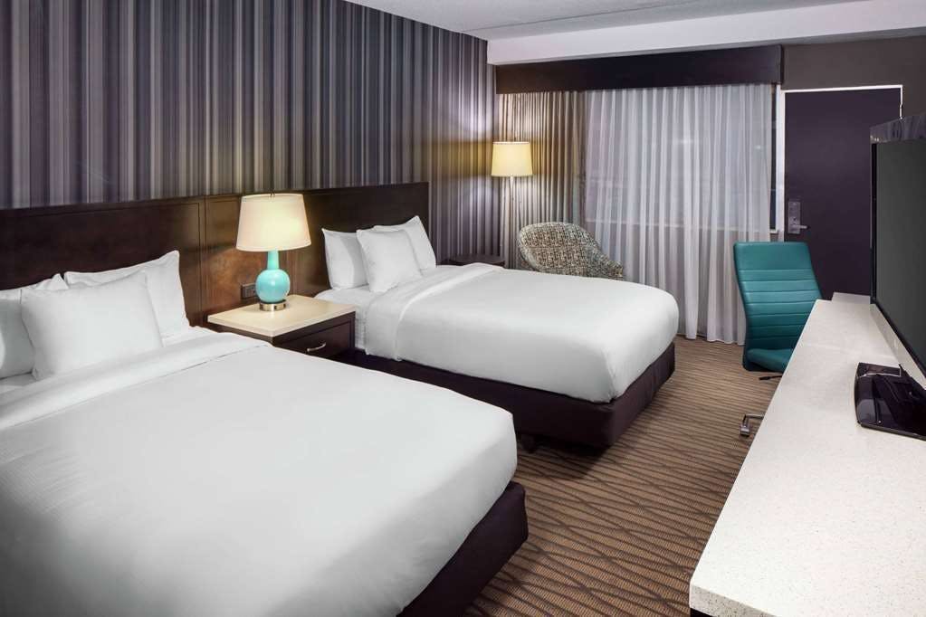 Hotel Wyndham Garden Westlake photo 1