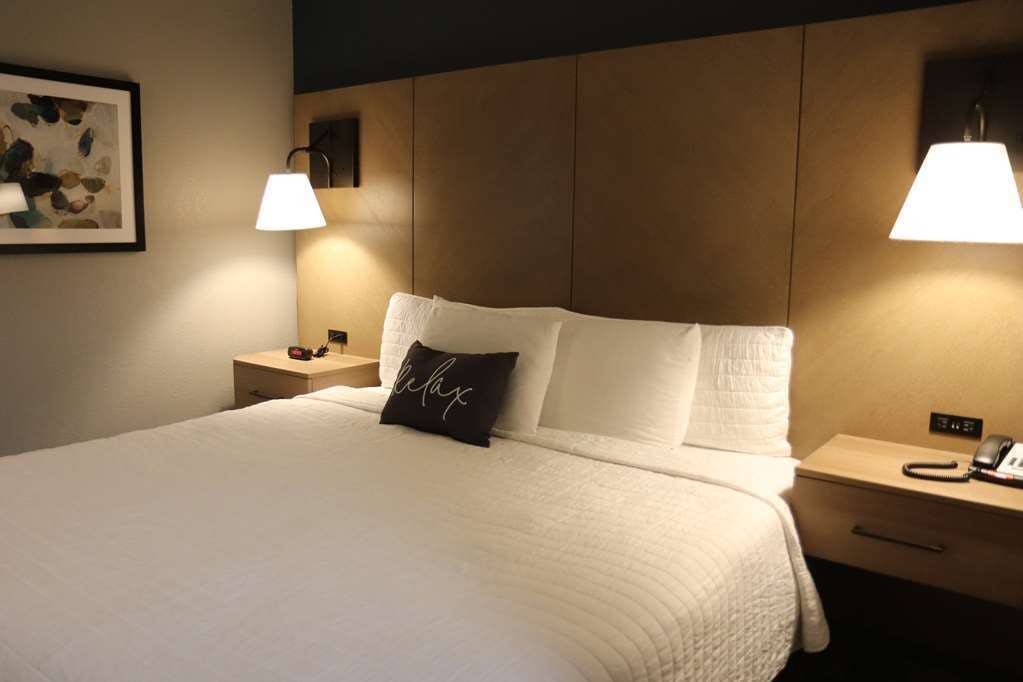 Hotel Eastland Suites Hotel & Conference Ctr, Trademark by Wyndham photo 1