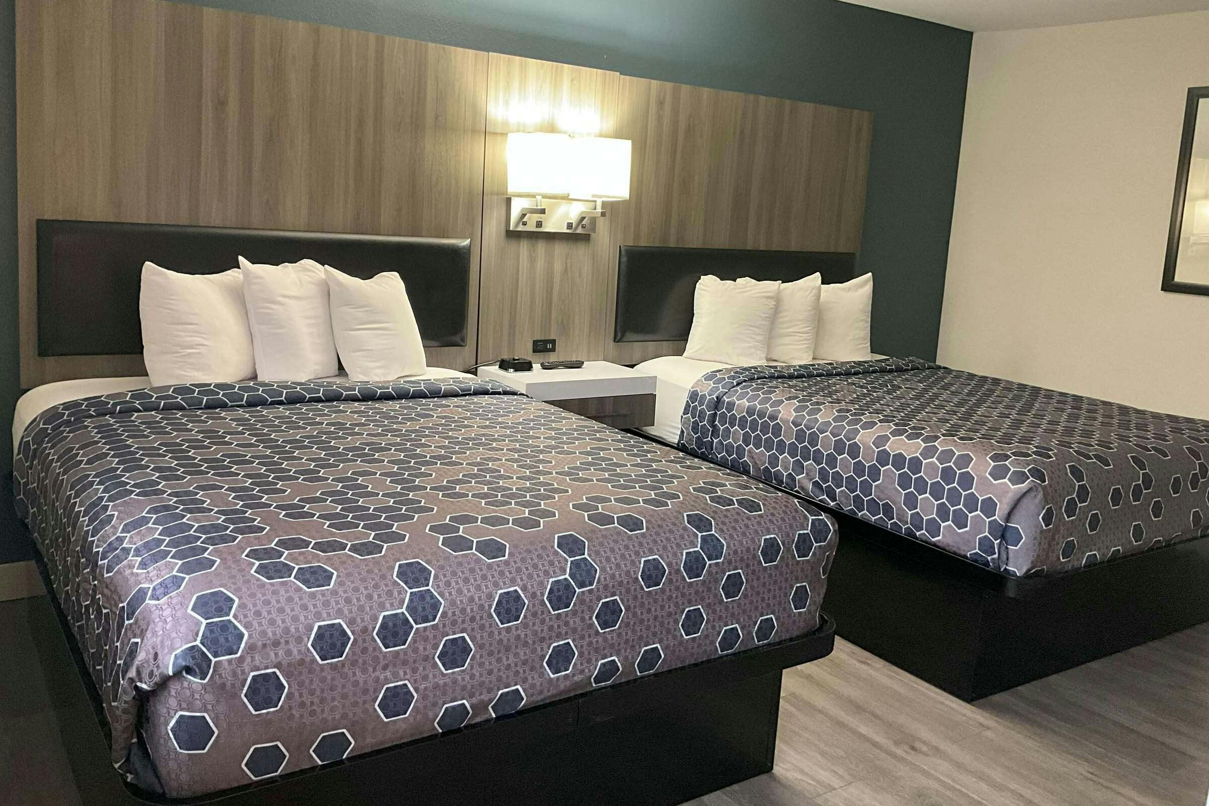 Hotel Baymont by Wyndham Kent/Seattle photo 4