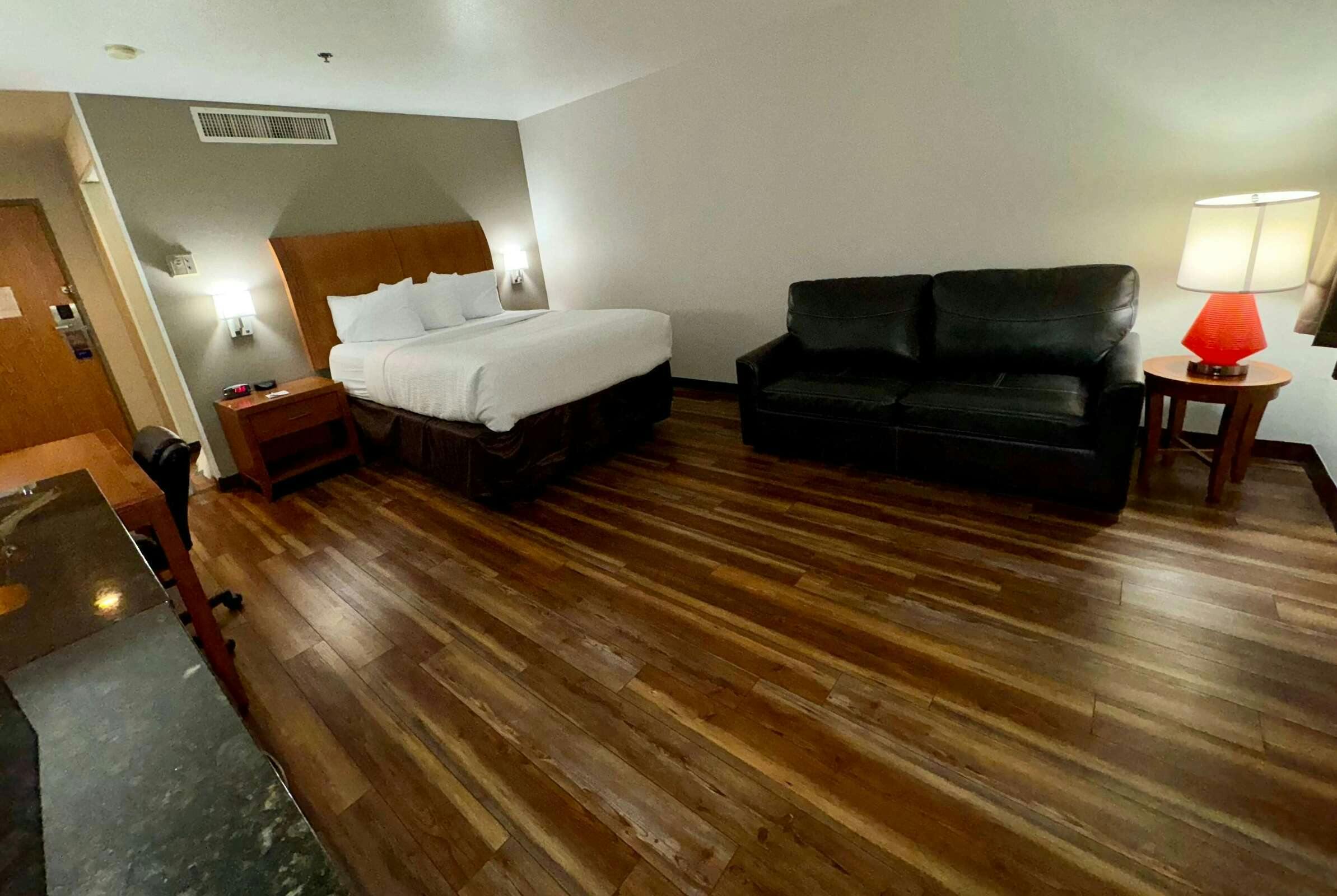 Hotel Baymont by Wyndham Missoula photo 1