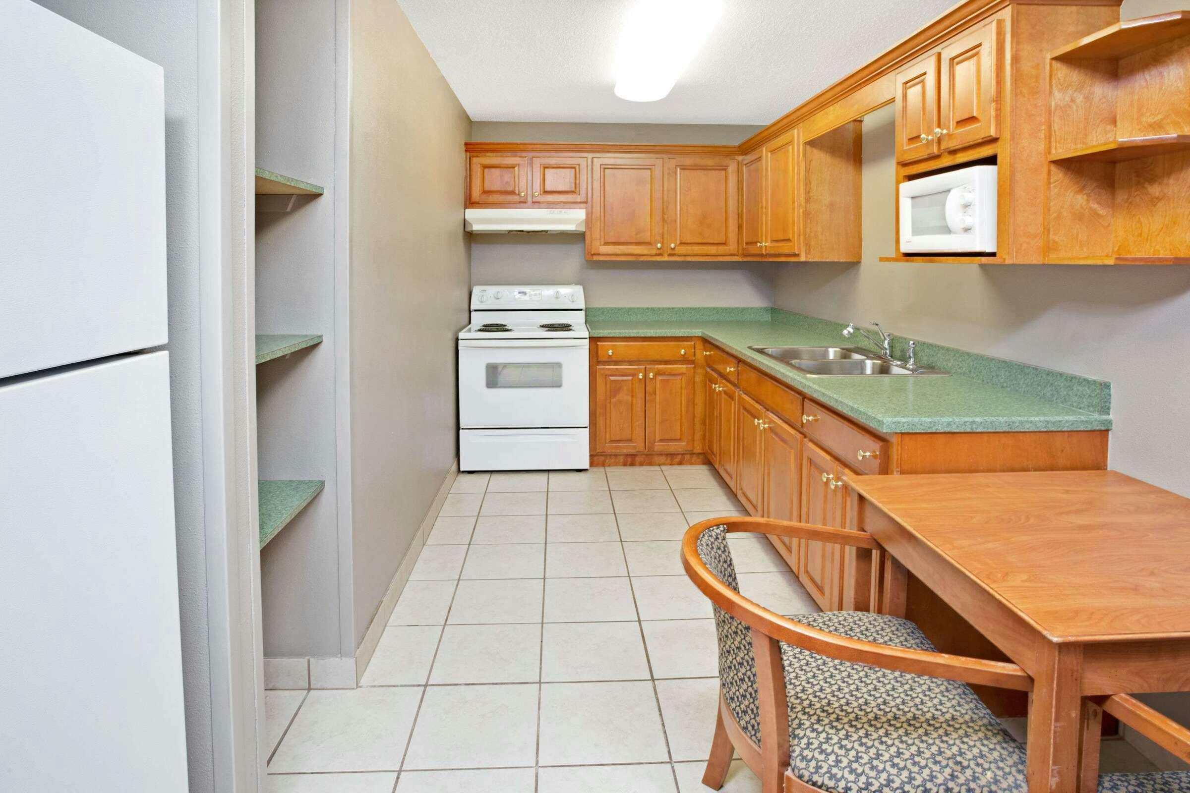 Hotel Super 8 by Wyndham South Bend photo 4