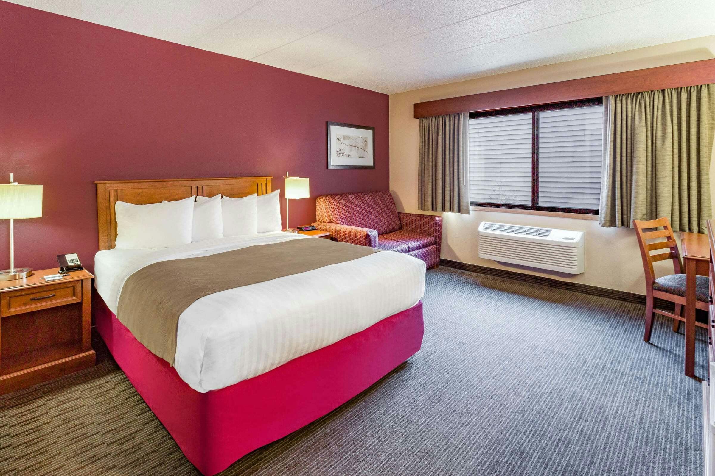 AmericInn by Wyndham Duluth South Black Woods Event Center