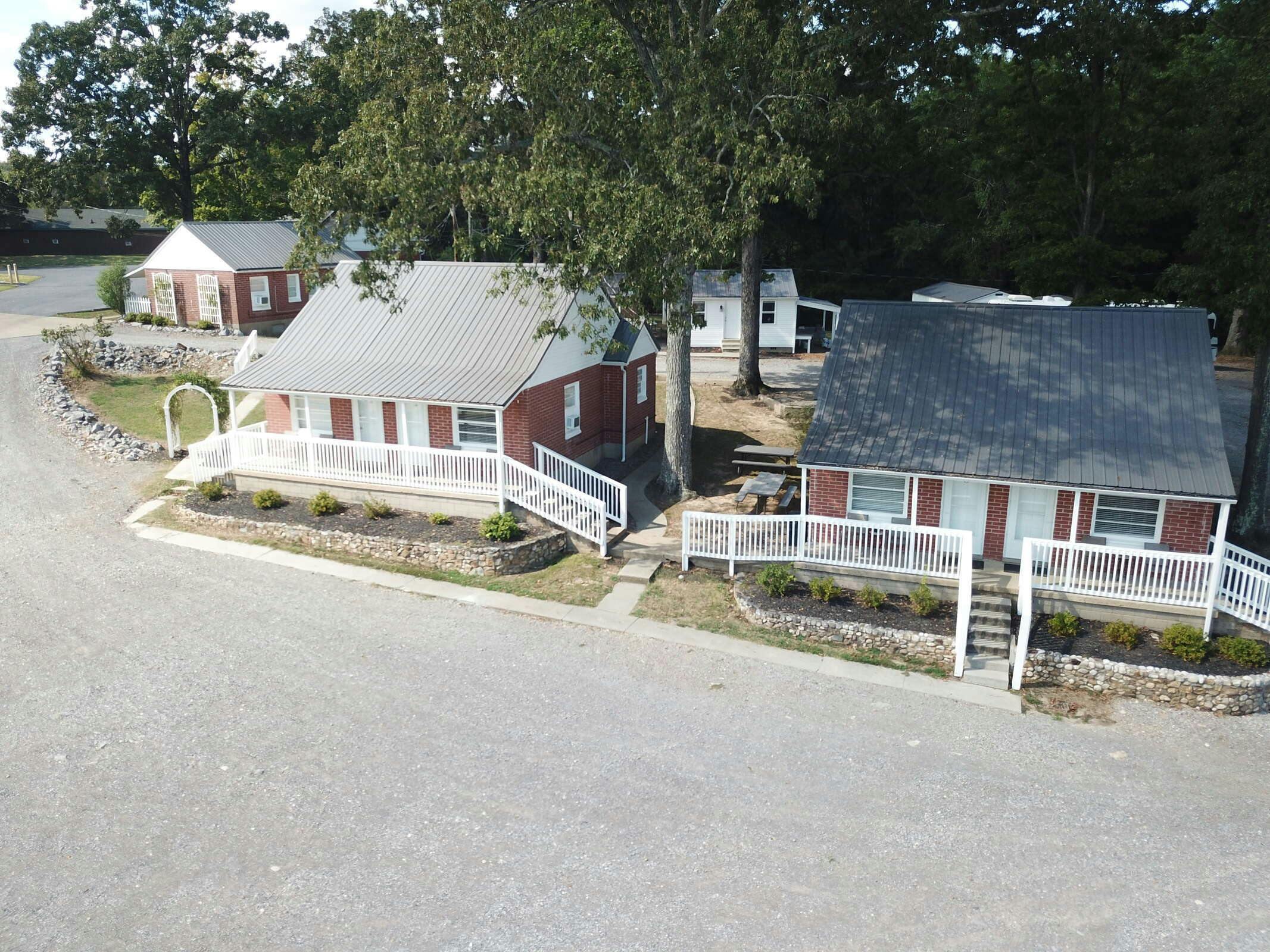 Early American Motel