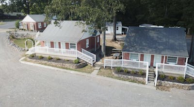 Early American Motel