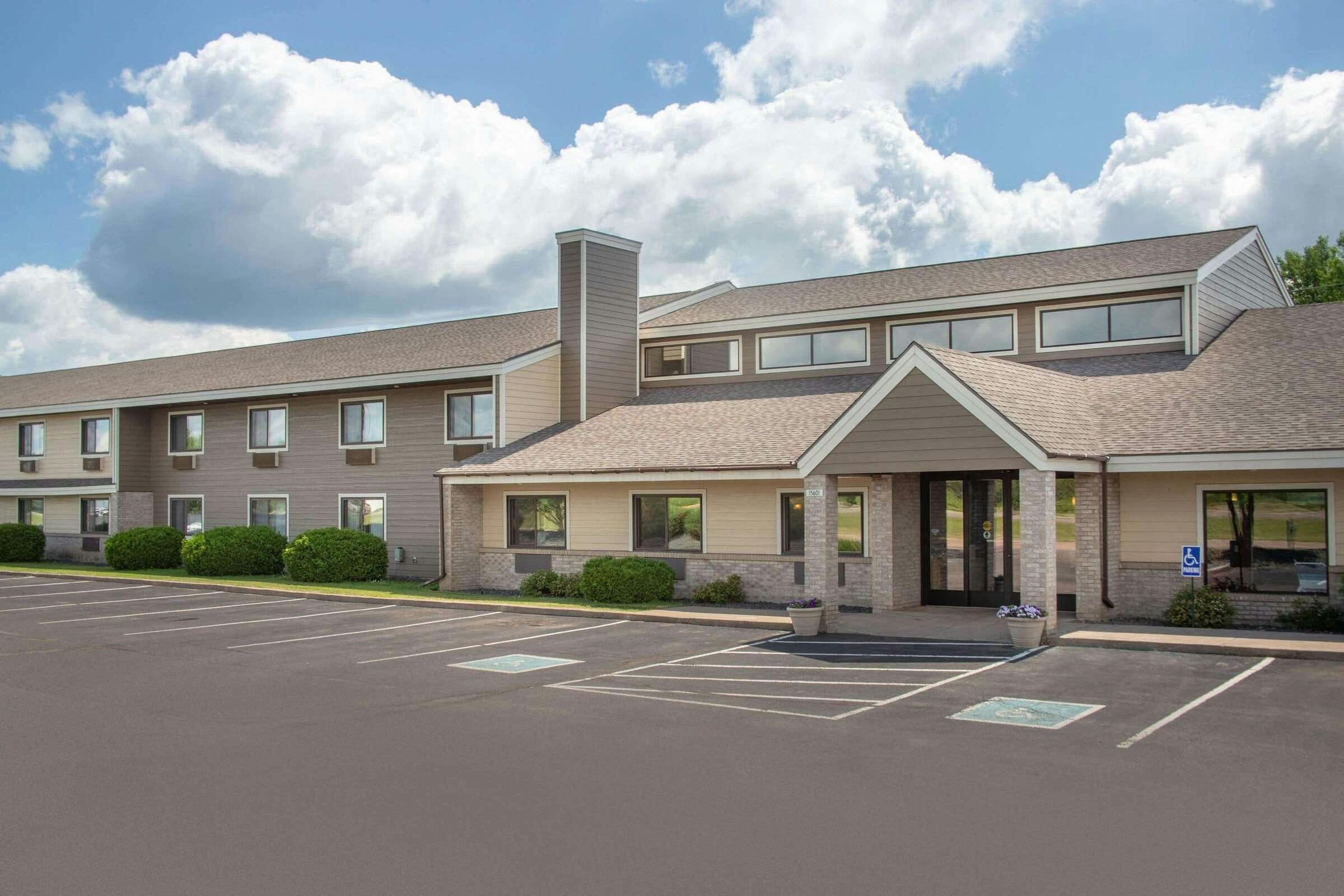 AmericInn Hayward