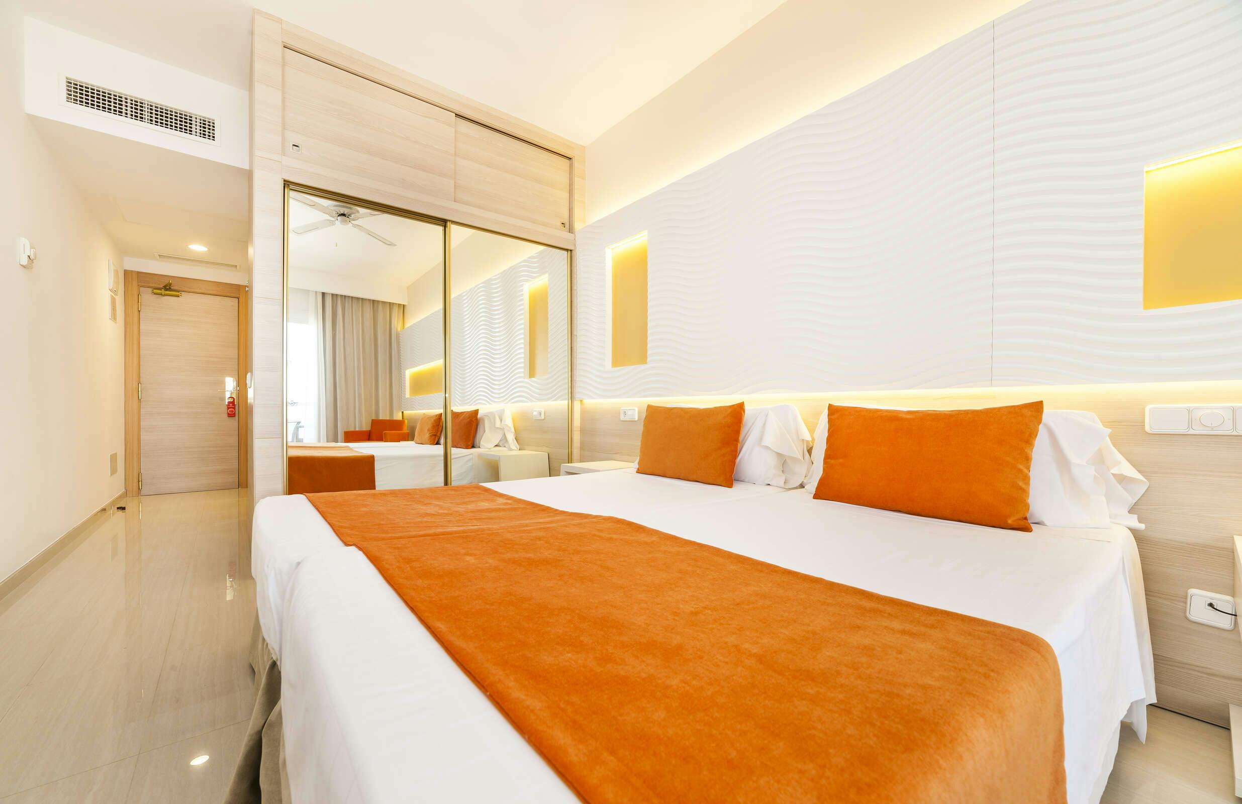 Hotel Globales Almirante Farragut photo 1