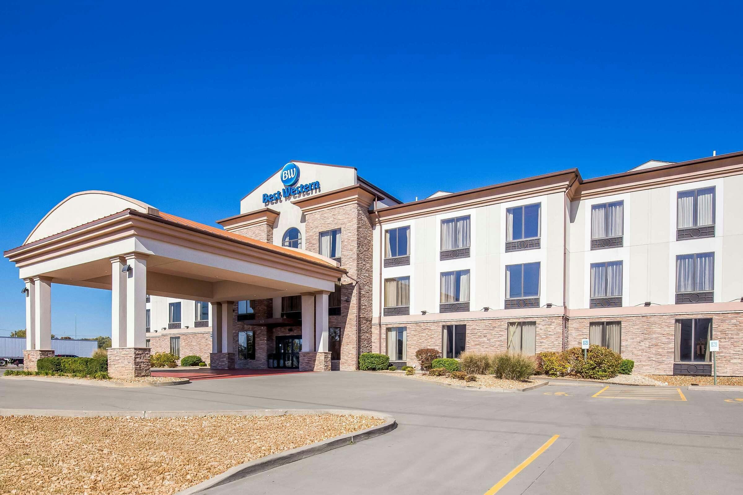 Best Western St. Louis Airport North Hotel & Suites