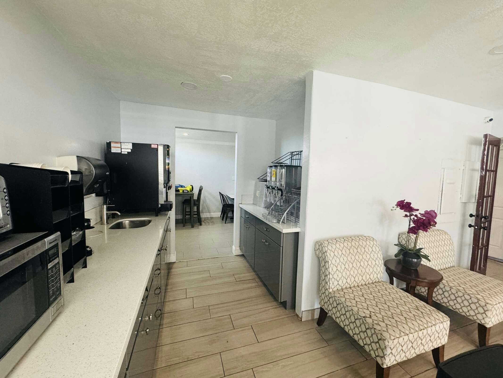 Hotel Sure Stay By Best Western Fresno Central photo 4